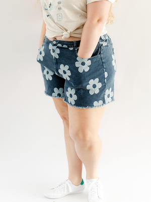 PLUS SIZE- Daisy Floral Denim Shorts